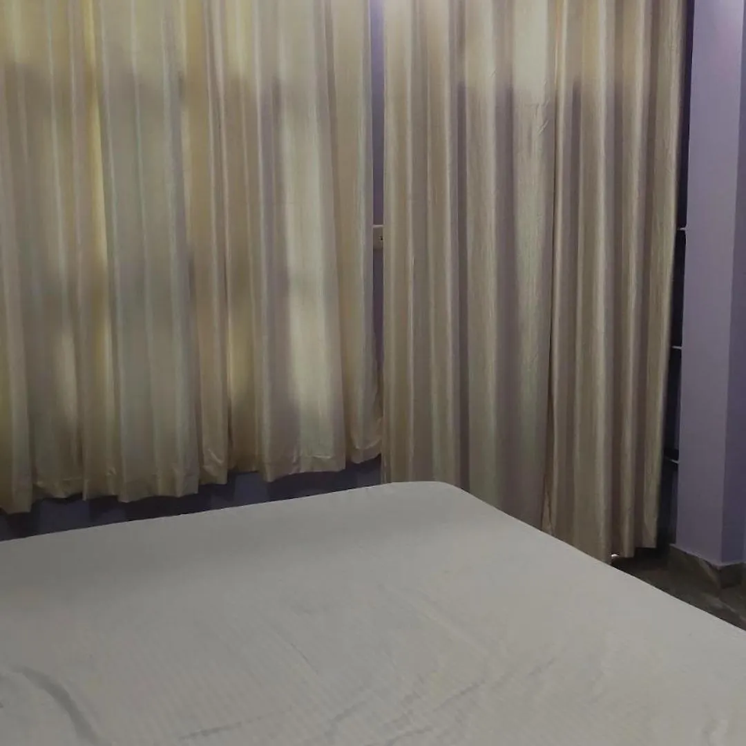 Pinaki Paying Guest House Varanasi
